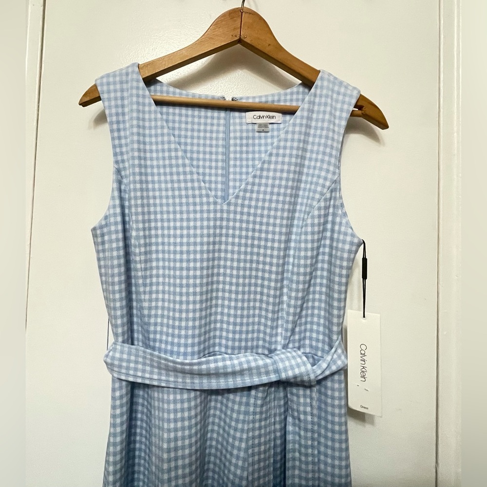Calvin Klein V-neck a sleeveless Tie Waist